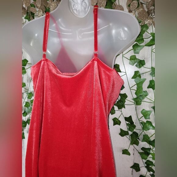 NWT Emma & Posh Velour Dress - Picture 12 of 15